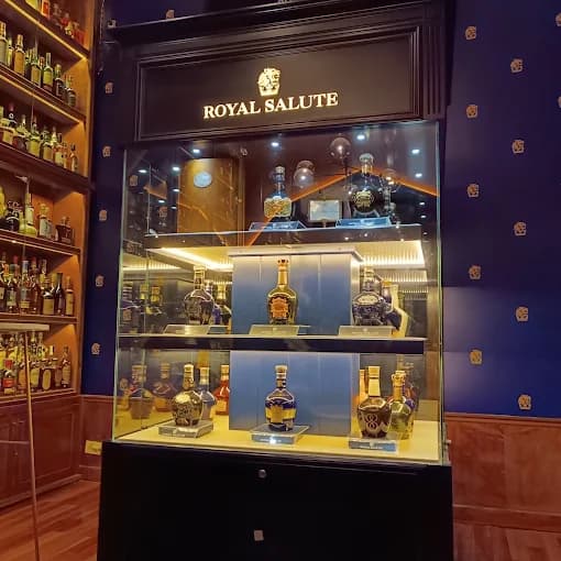 Queen Elizabeth II Royal Salute Showcase